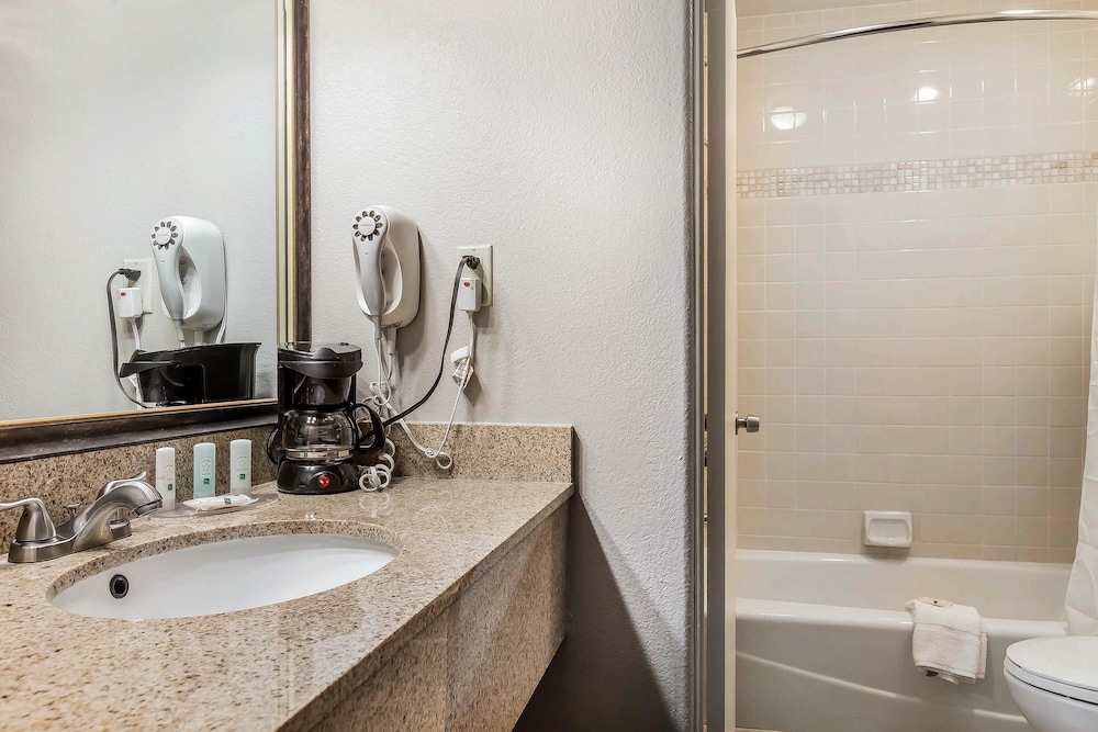 غرفة ديلوكس بسرير كينج، Quality Inn Fallbrook I 15 4/5