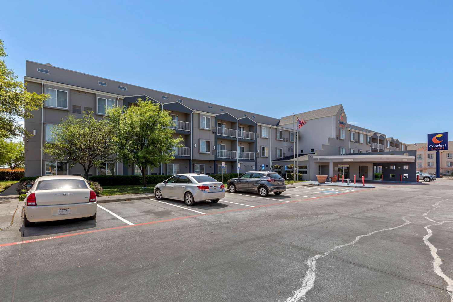 Comfort Suites DFW Airport 12/16