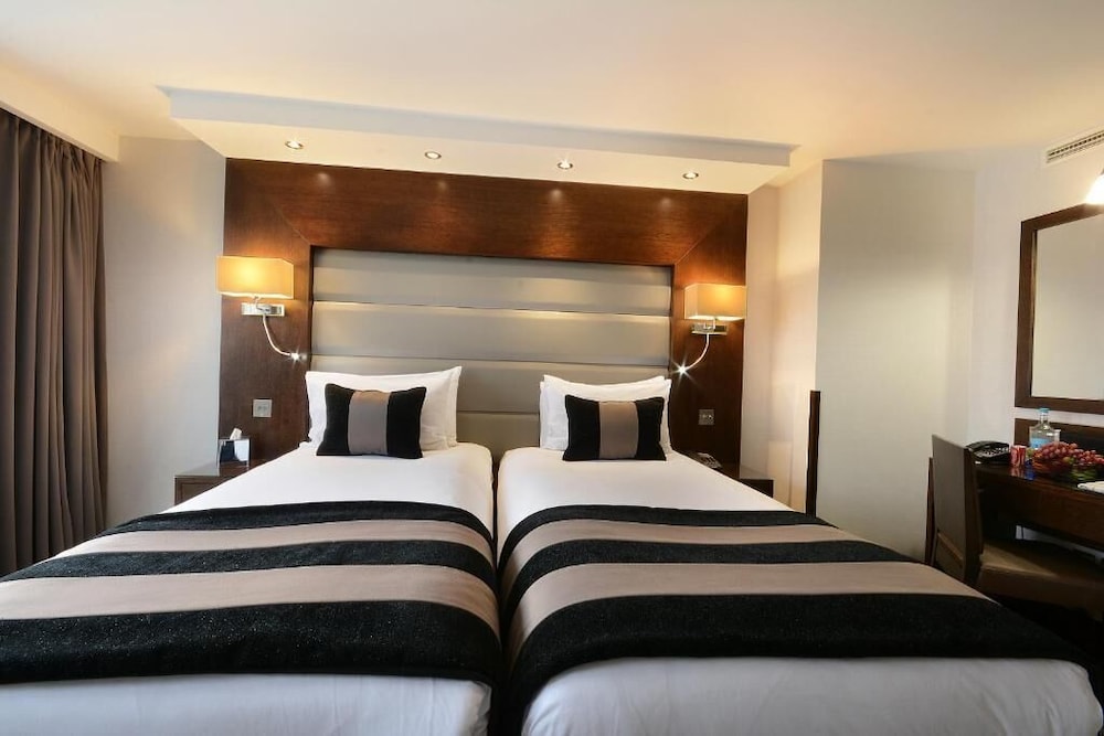 Park Grand London Kensington 10/28