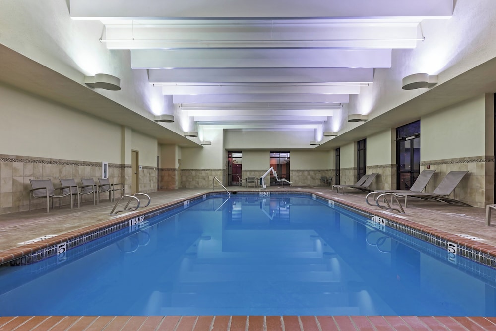 Holiday Inn Springdale/Fayetteville Area 25/50