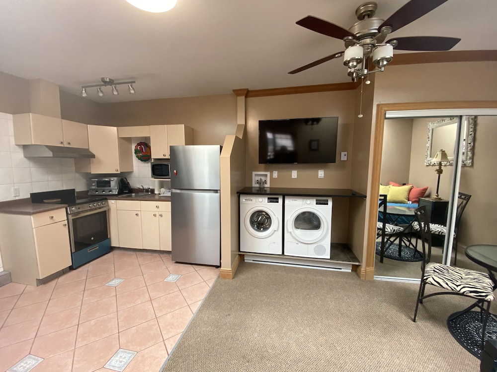 Ocean Breeze B and B 8/50