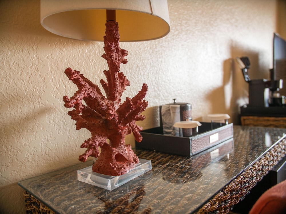 The Royal Inn Beach Hotel Hutchinson Island 44/66