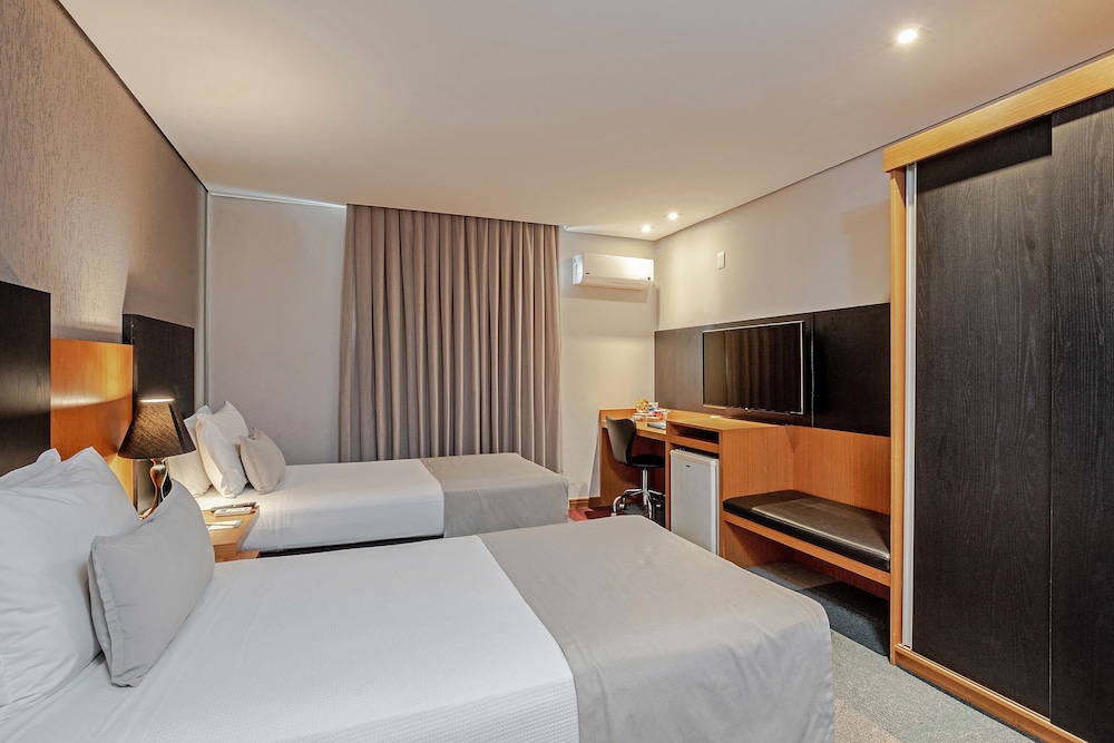 DELUXE, TWIN BEDS