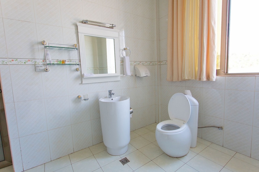 Dove Hotel 42/49