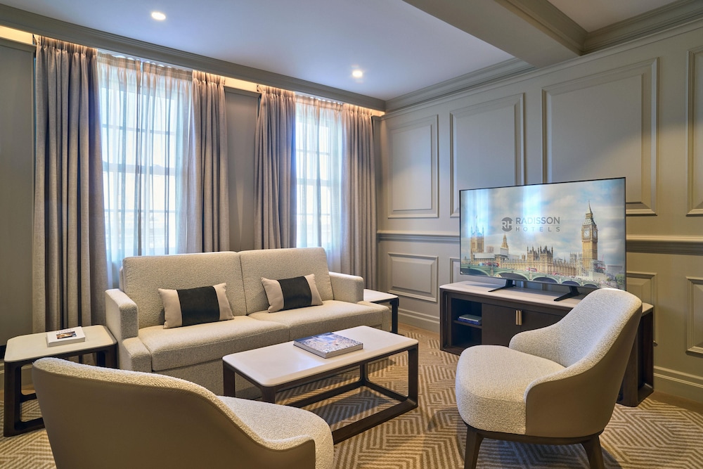 Radisson Blu Hotel London Bond Street 50/71