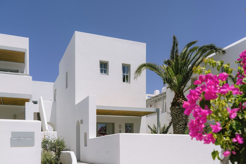 Mr & Mrs White Paros Suites & More in PAROS