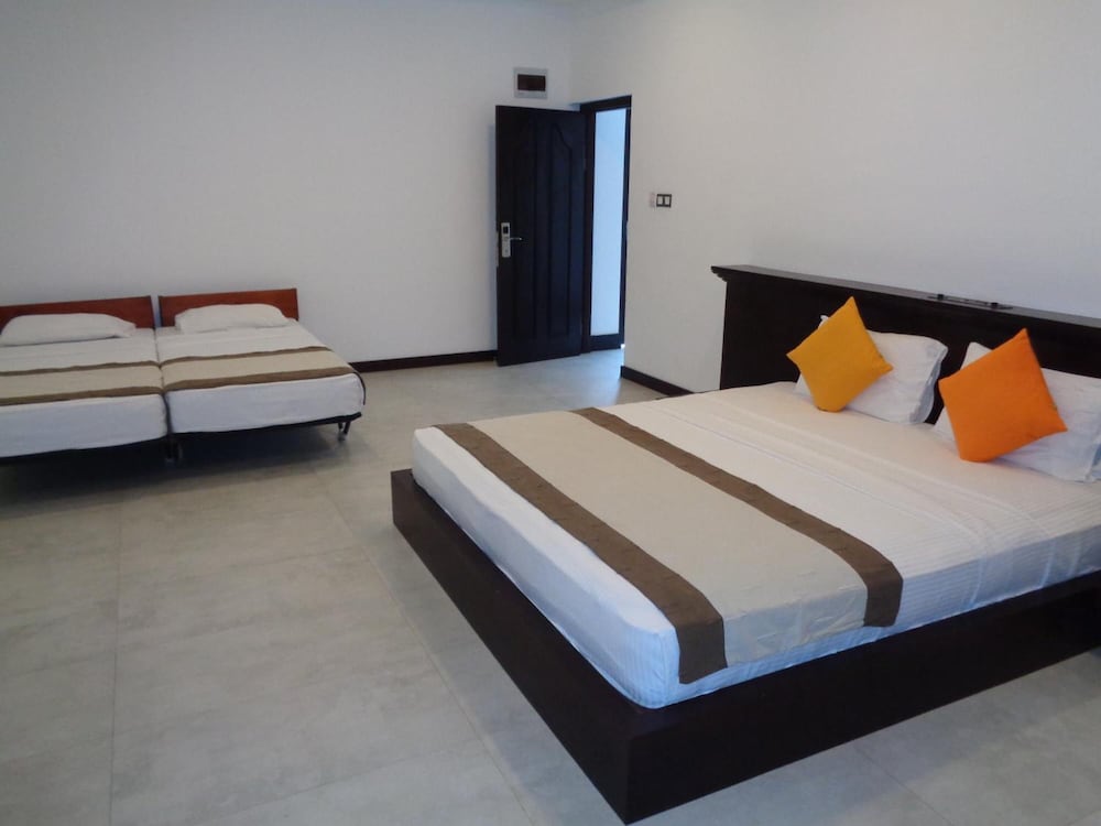 Rajarata Hotels 17/50
