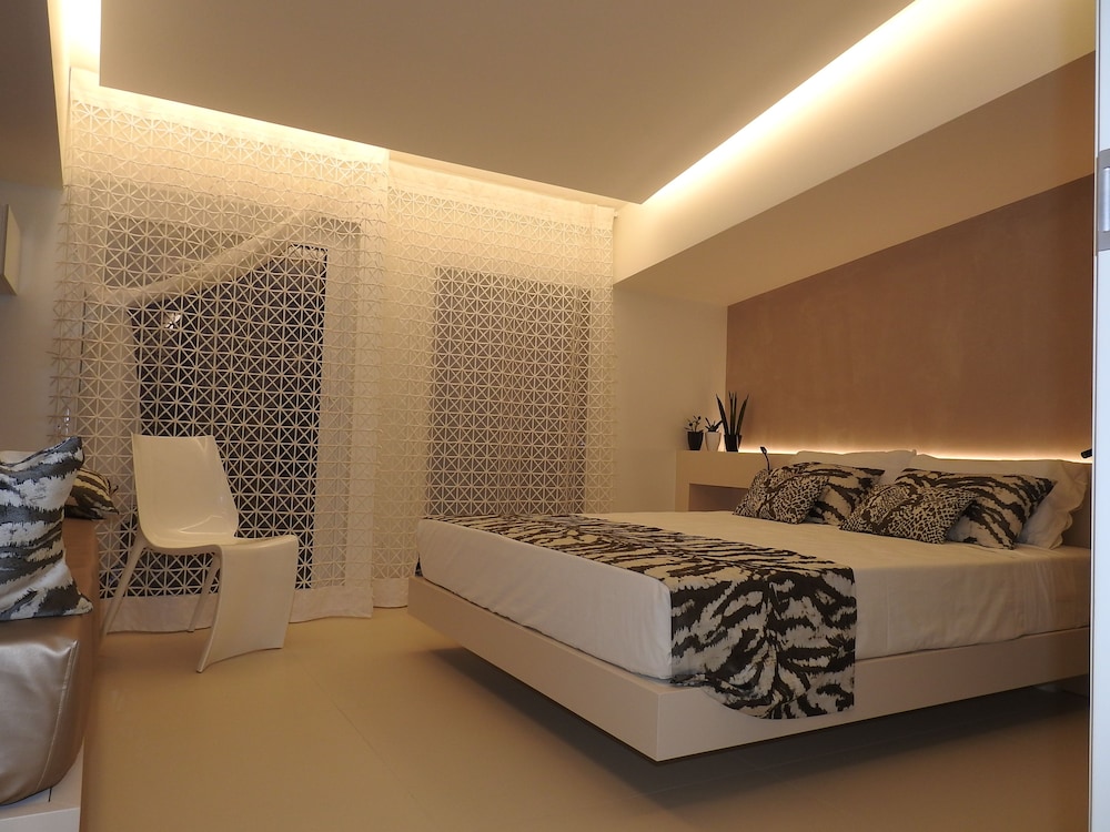 Hedoné Design Experience B&B 6/50
