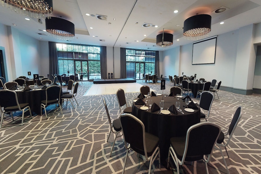 Village Hotel Solihull 55/64