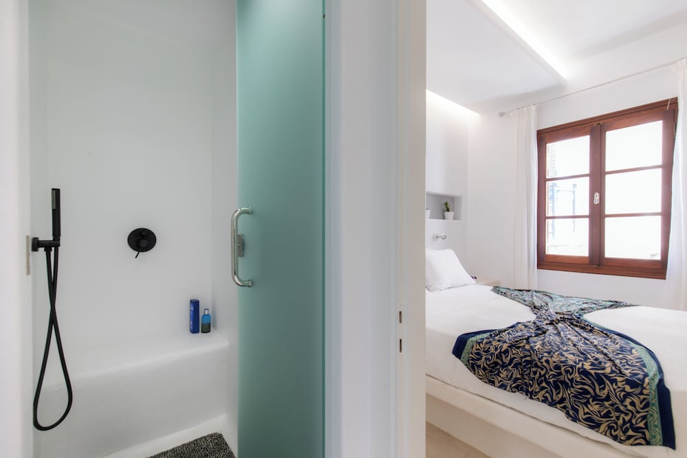 Arco Naxos Luxury Apartments 75/76