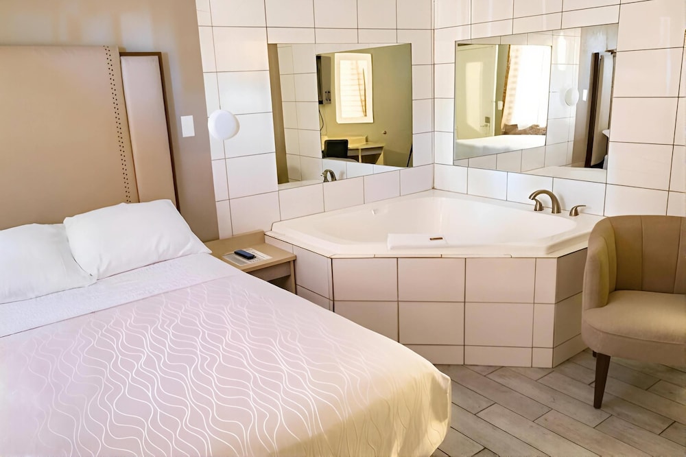 Suite, Double Bed