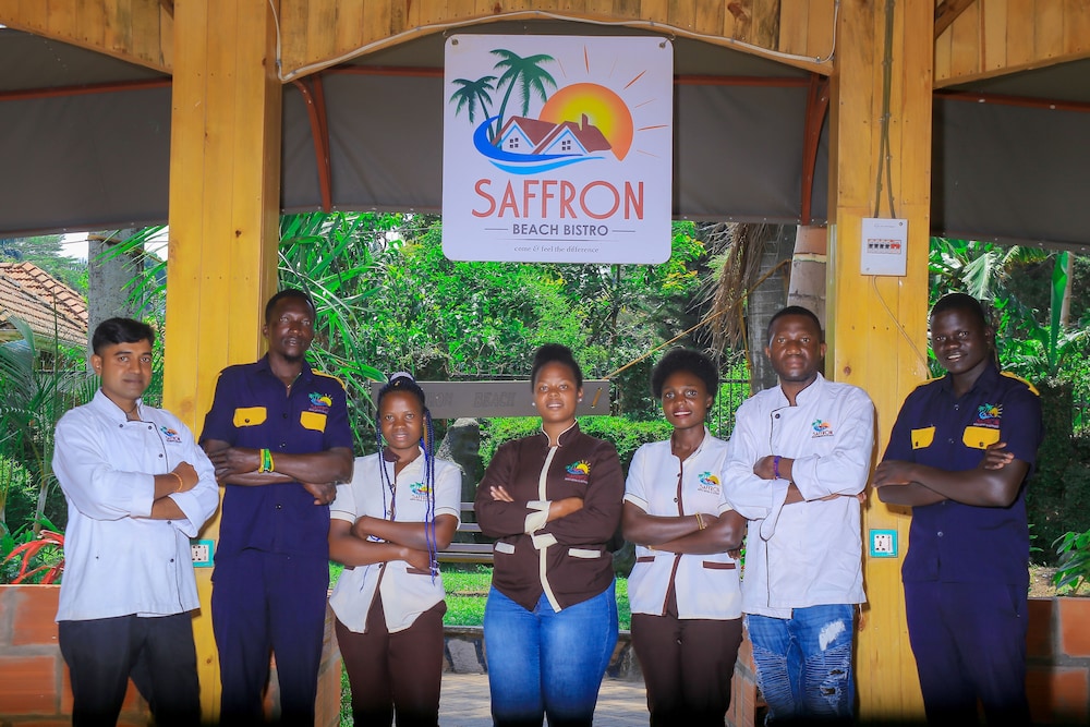 Saffron Beach Bistro & Cottages 7/50
