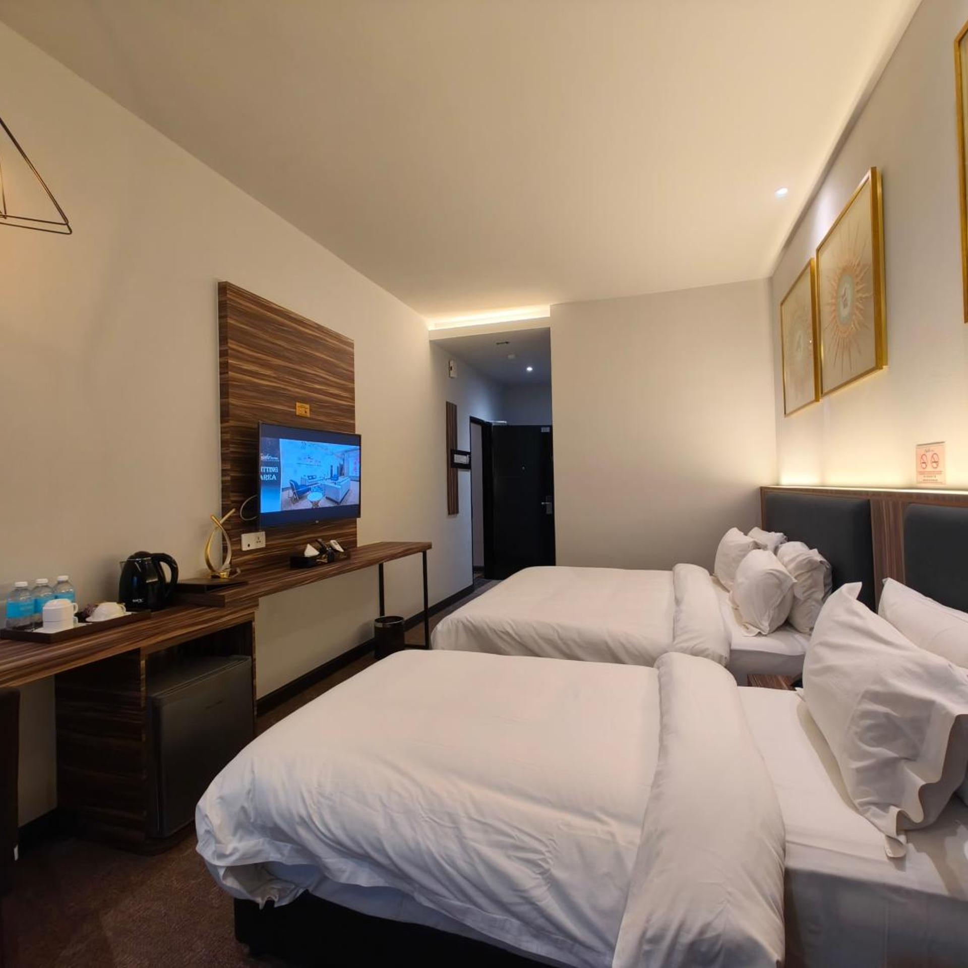 Room, Triple
