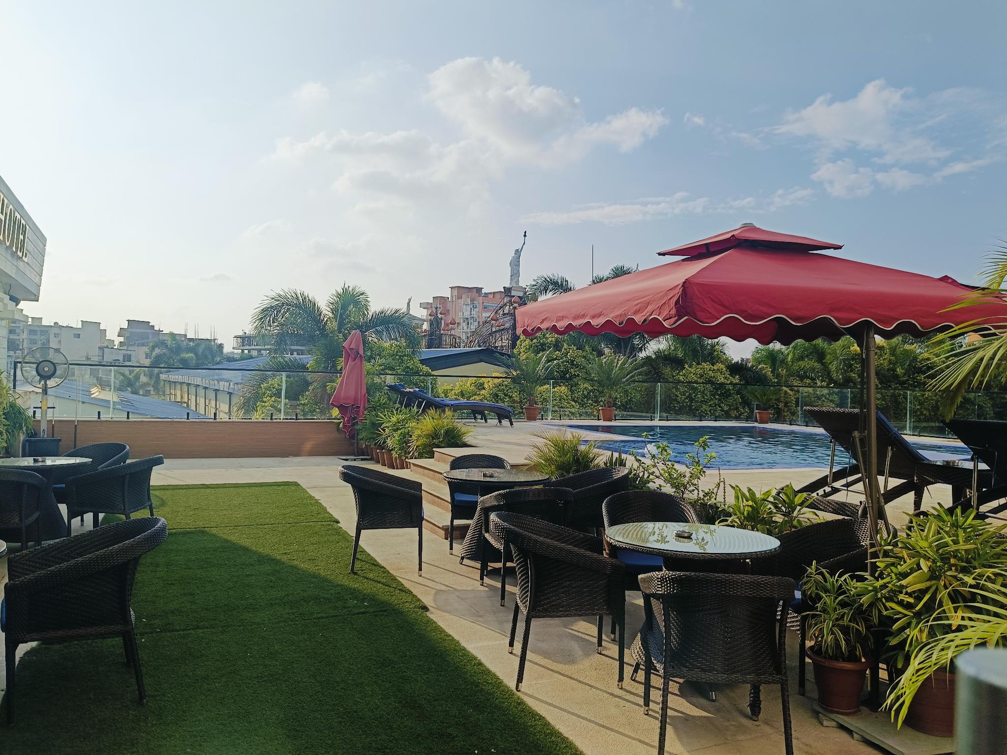 VATIKA PREMIER HOTEL 24/25