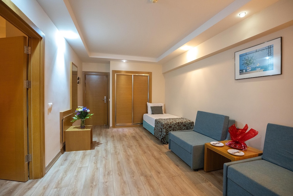 Marbel Hotel 40/60