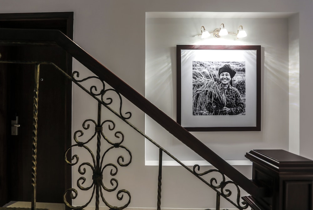 Di Lusso Hotel 36/64