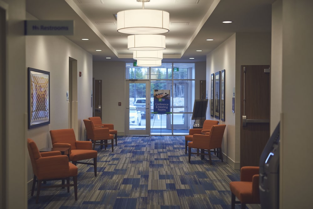 Holiday Inn Express Suites St John S Airport 16/52