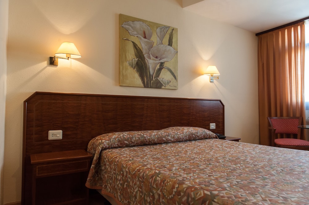 HOTEL UNZAGA PLAZA 21/63