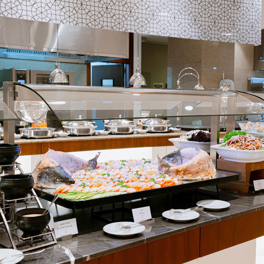 كراون بلازا الرياض منهال(Radisson Blu Hotel and Convention Center, Riyadh Minhal) 28/67