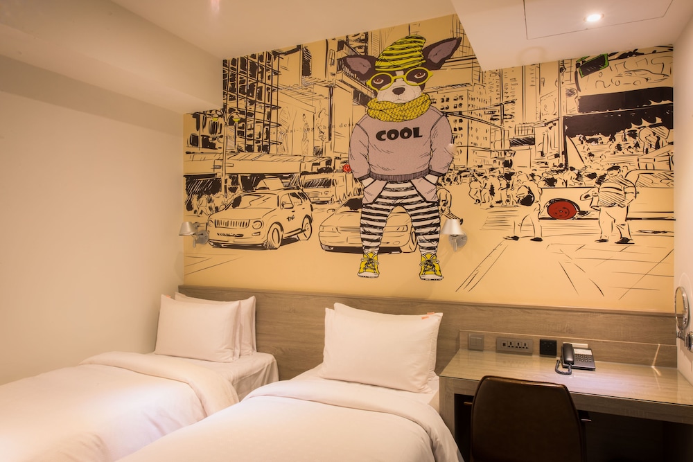 Legend Hotel Pier 2 19/66
