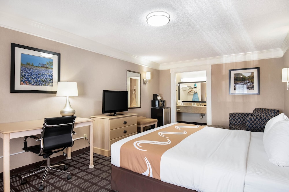Quality Inn Near Lake Marble Falls 13/42
