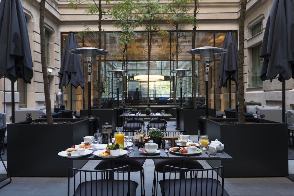 Kozmo Hotel Suites and Spa 40/50