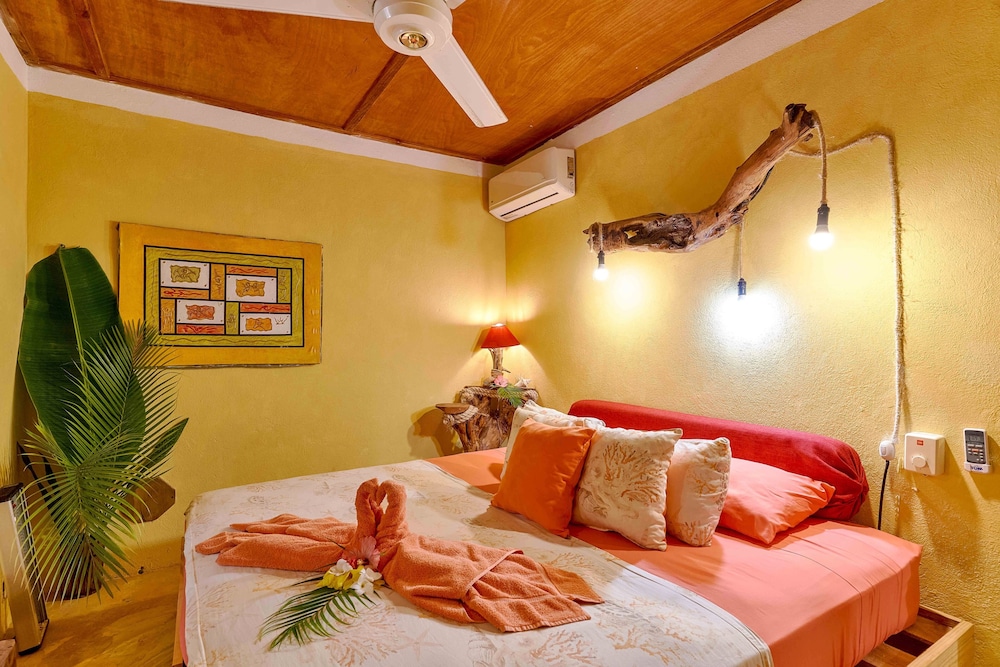 Chalet Tropical Village B&amp;B 12/74