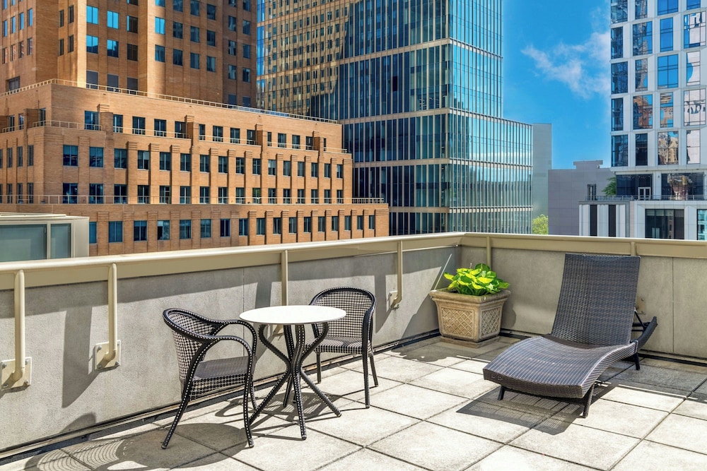 Aloft New York Brooklyn 30/48