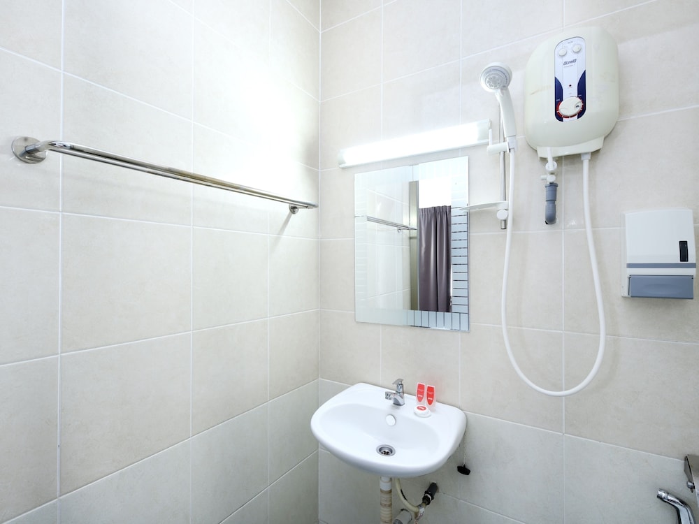 OYO 502 Midah Inn Puchong 34/37