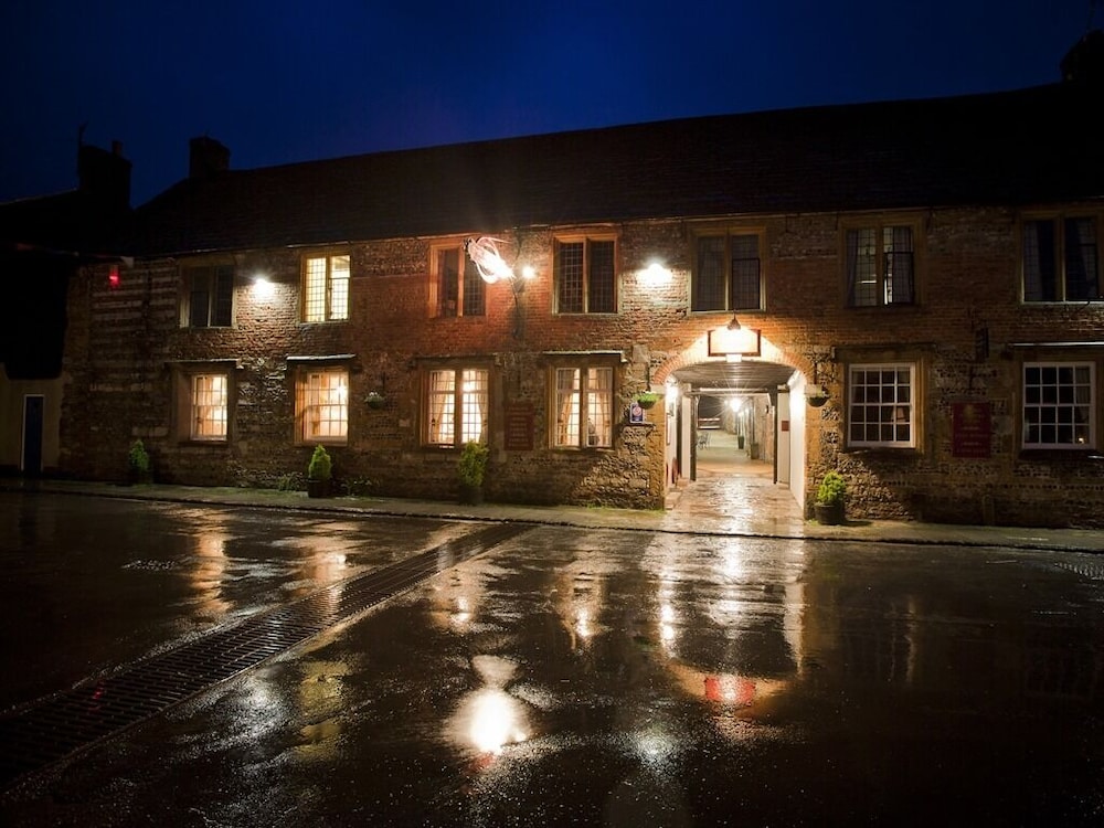 The New Inn 1/50