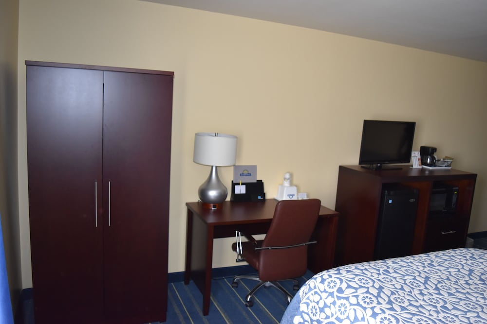 Days Inn by Wyndham Grand Island 21/24