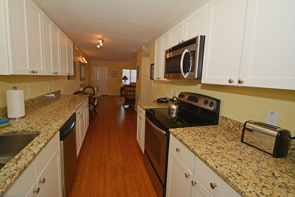 Westwinds Waterfront Resort 23/34