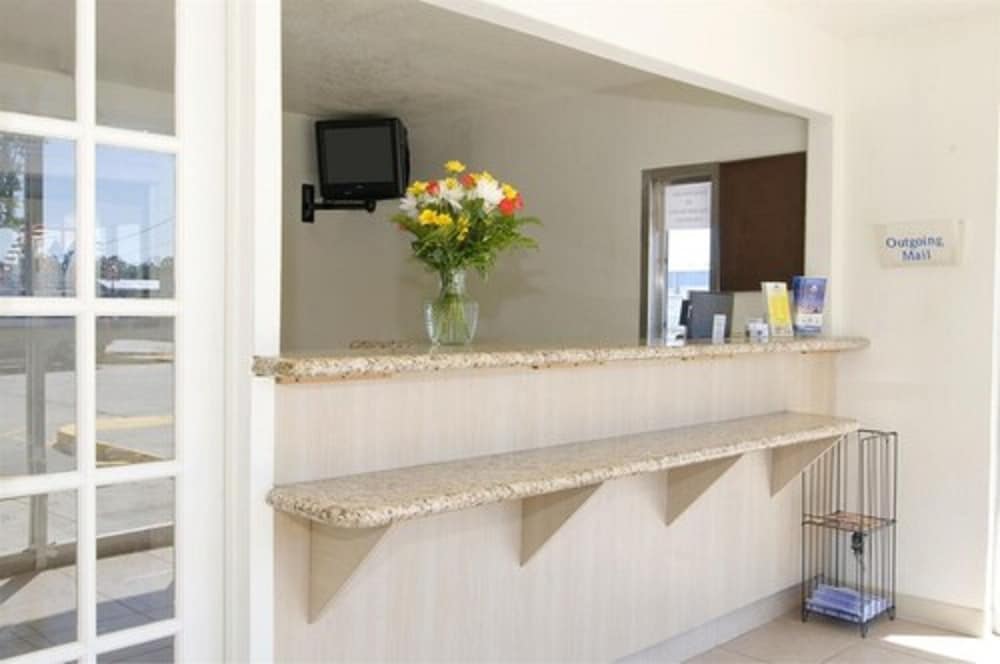 Americas Best Value Inn & Suites Port Arthur 9/25