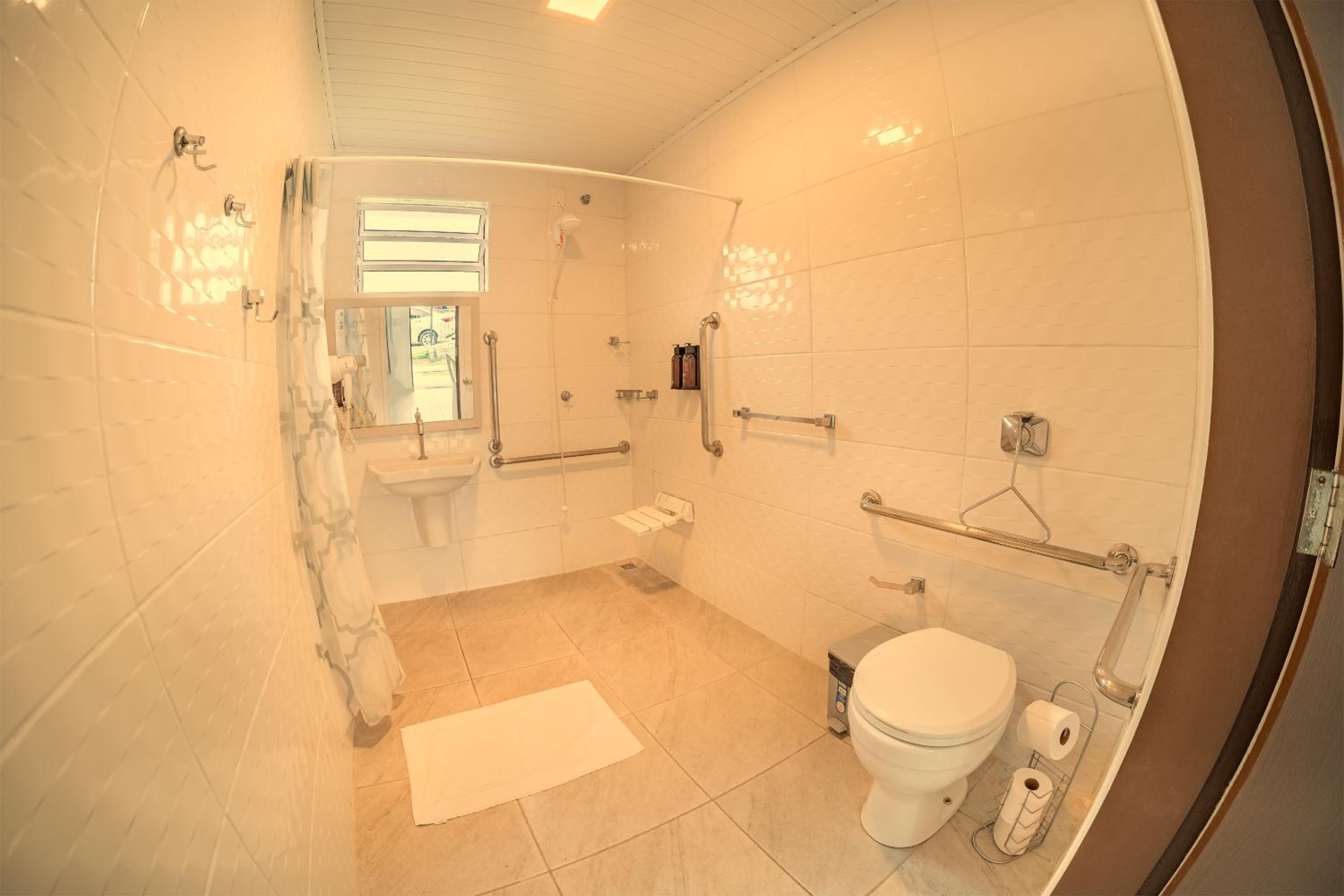 Cabanas Termas Hotel 40/42