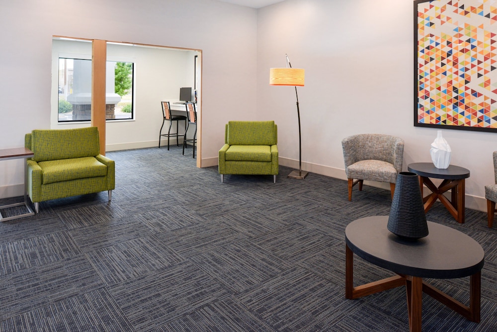 Holiday Inn Express Hotel And Suites Pueblo North 39/57