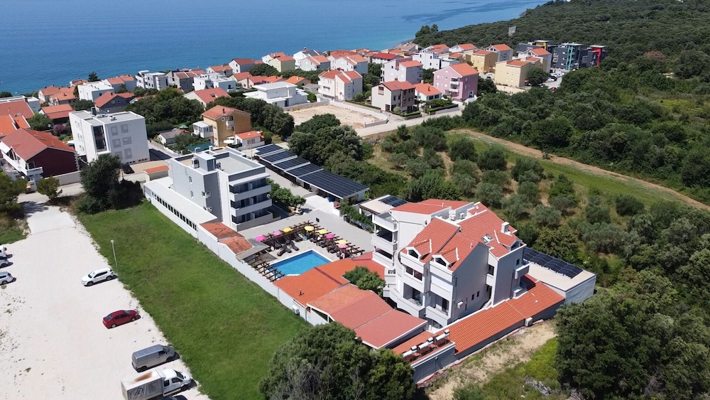 Villa Plat 40/50