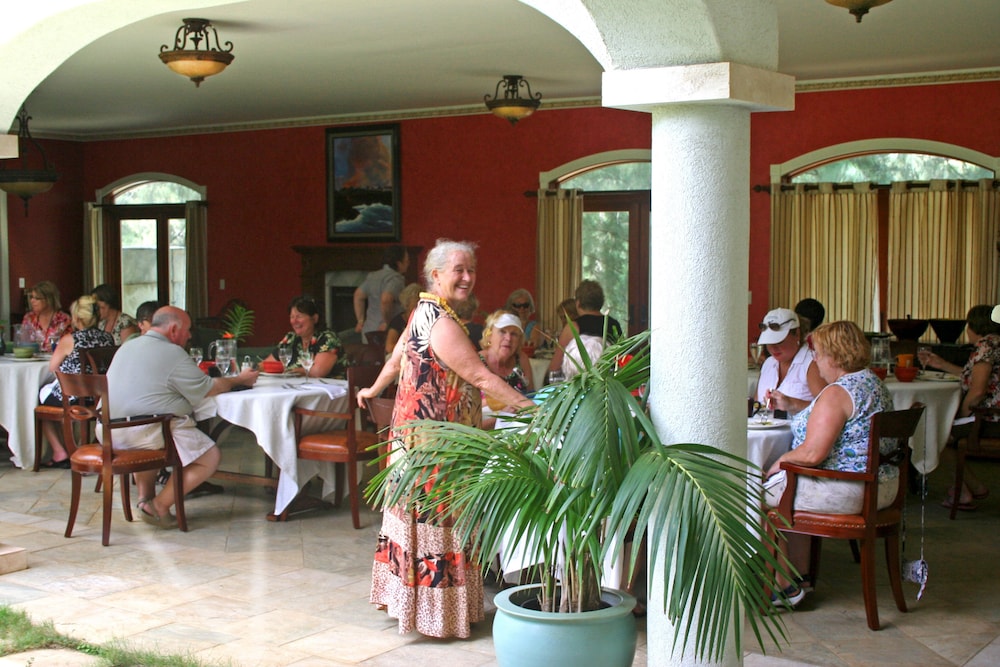 Hawaii Island Retreat 10/66
