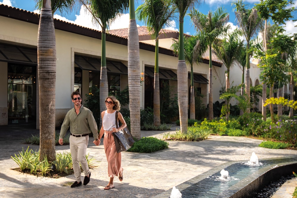Unique Club at Lopesan Costa Bavaro in PUNTA CANA