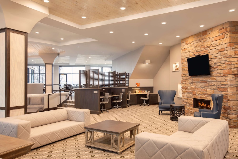 Country Inn and Suites By Radisson Bemidji MN 30/42