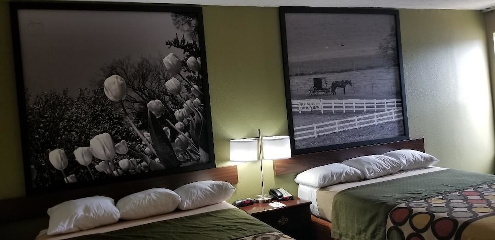 Super 8 by Wyndham Bellefontaine 31/38