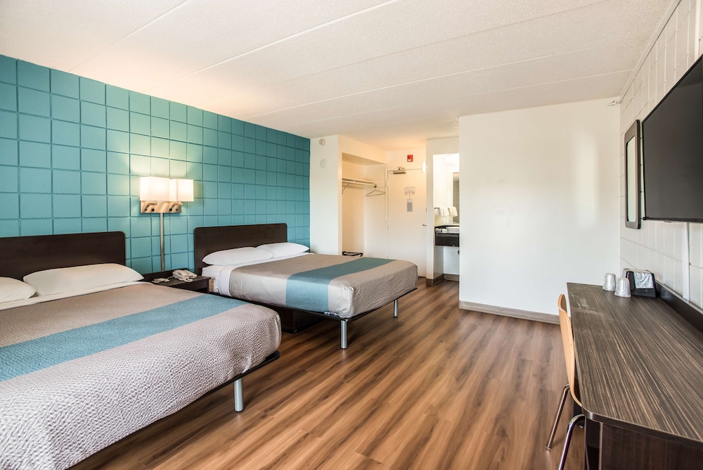 Motel6 Somers Point, NJ - Ocean City - Wild Wood Beach 8/33