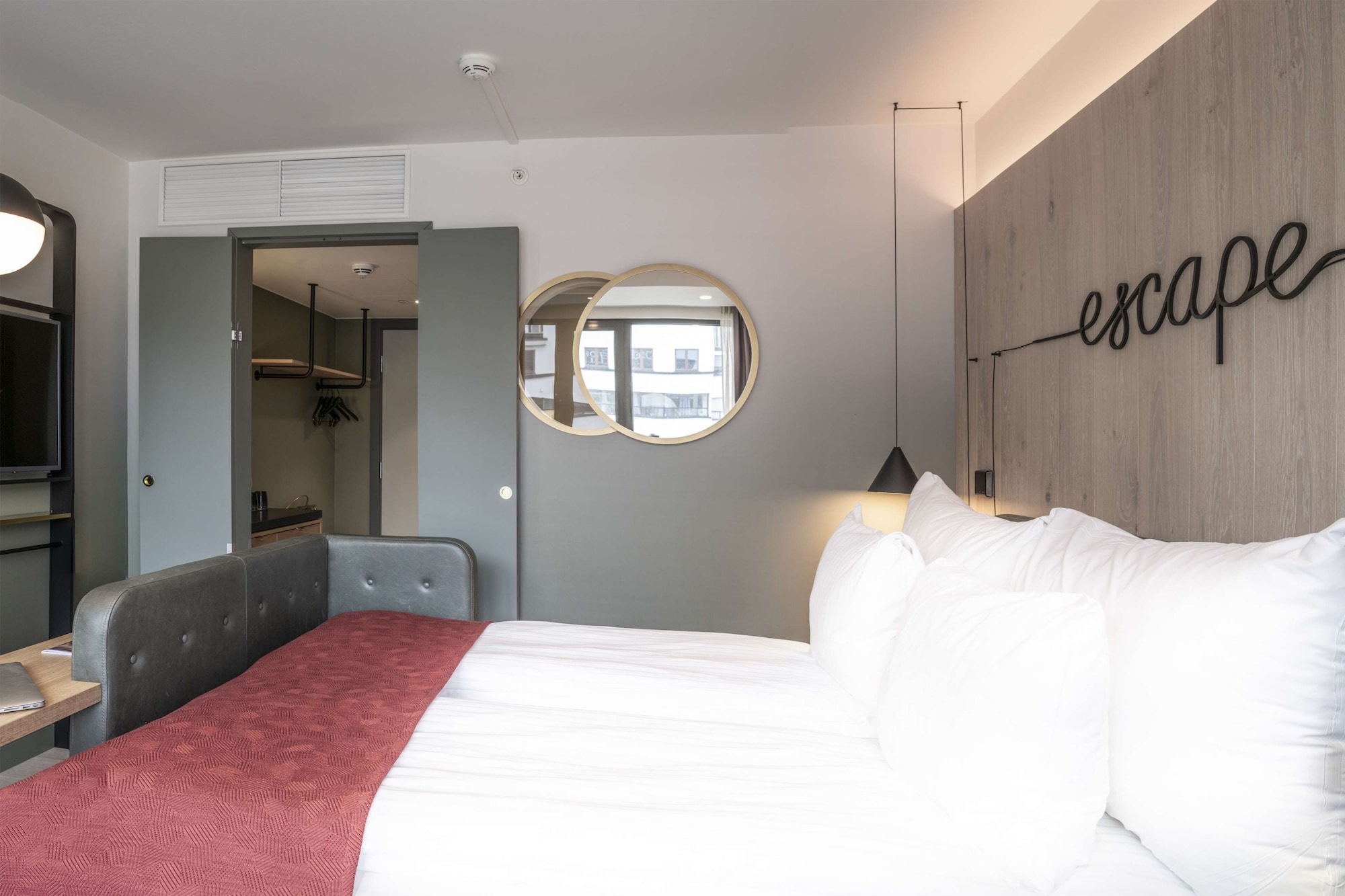 Classic, Queen Bed, Hotel Norge By Scandic 3/8
