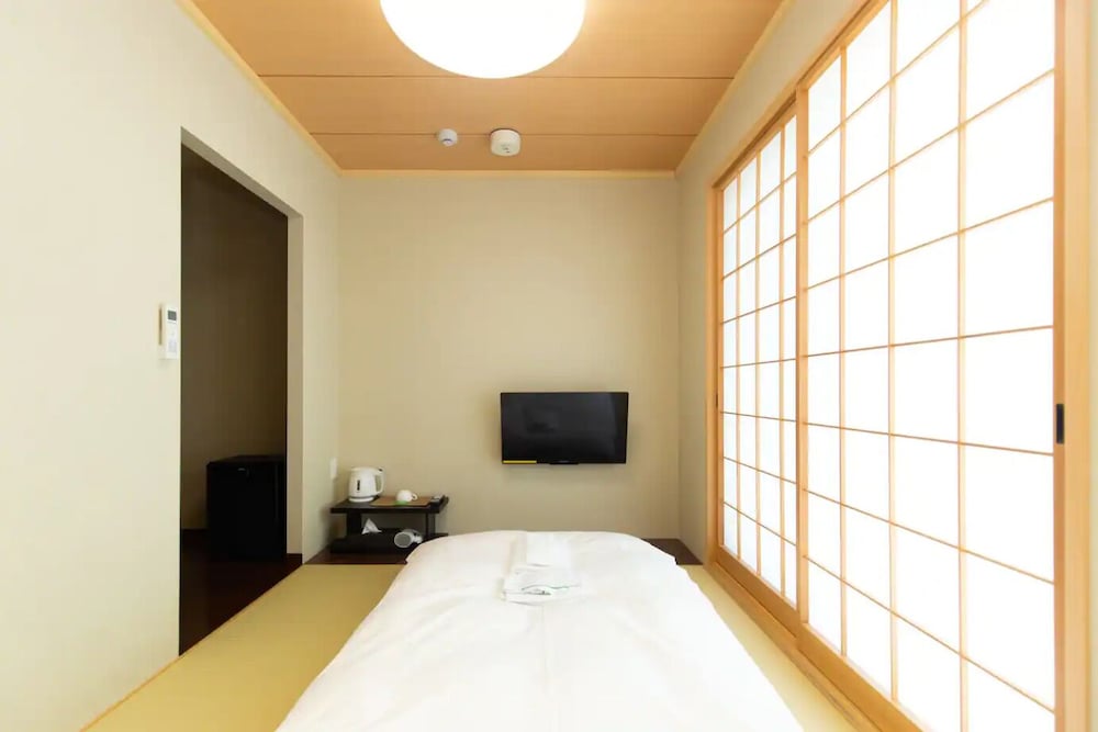 Karasuma Rokujo Hotel 12/40