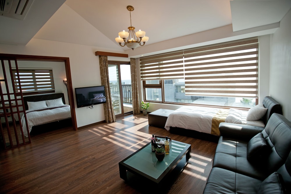 T Island Resort 37/73