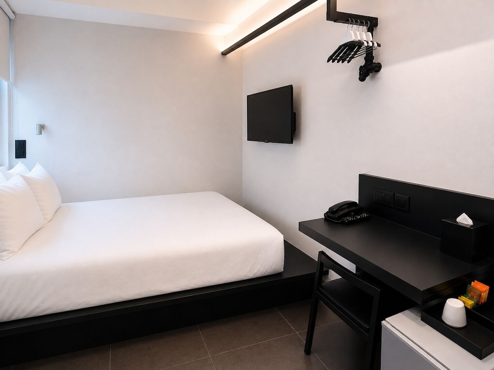 Hotel Mono 8/54