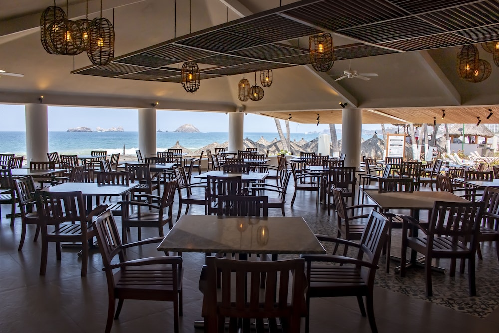 Emporio Ixtapa 31/50