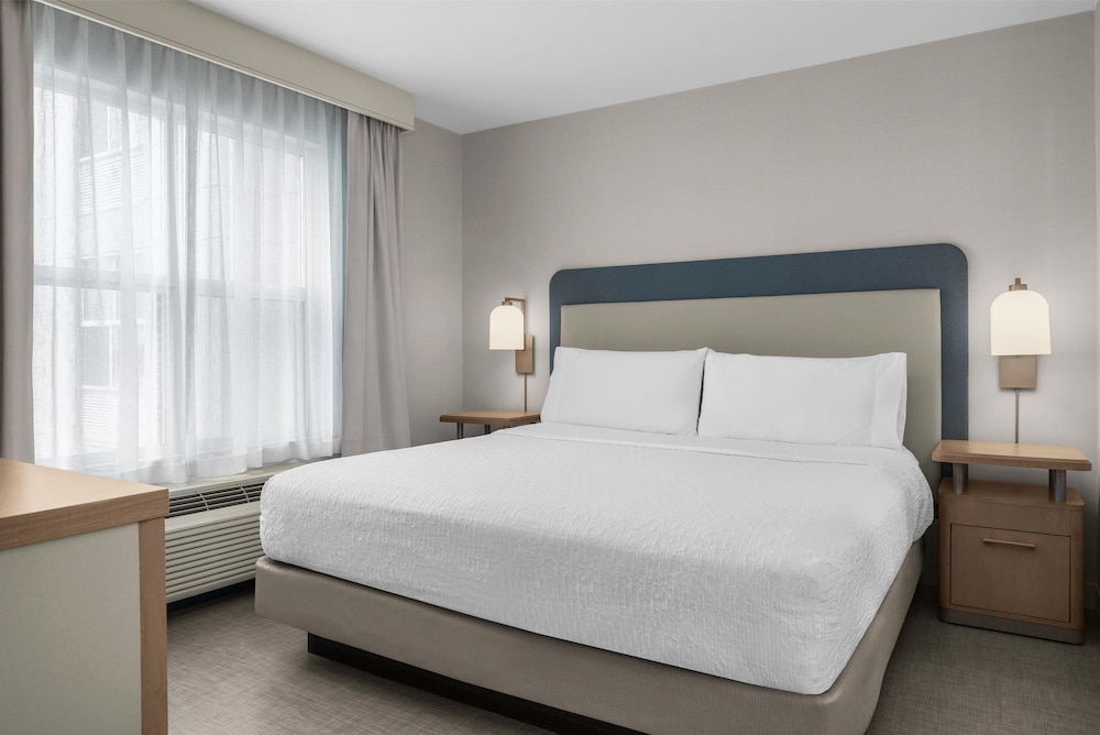 2 BEDROOMS, SUITE, 1 KING AND 2 DOUBLE BEDS, SOFA