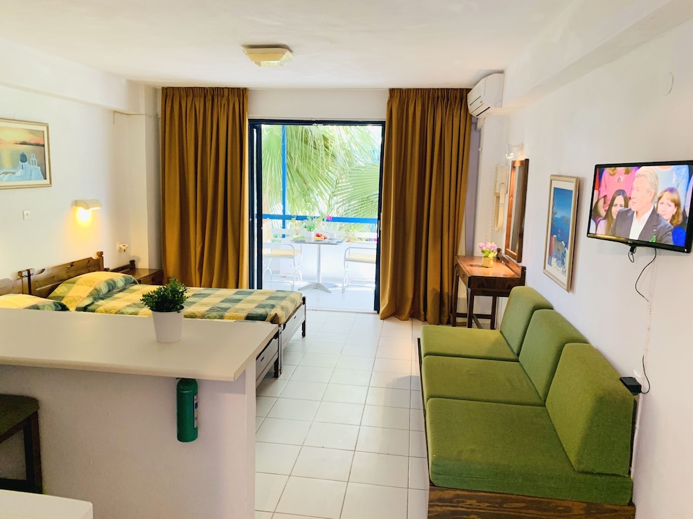 Kassavetis Center Hotel Studios and Apartments 22/61