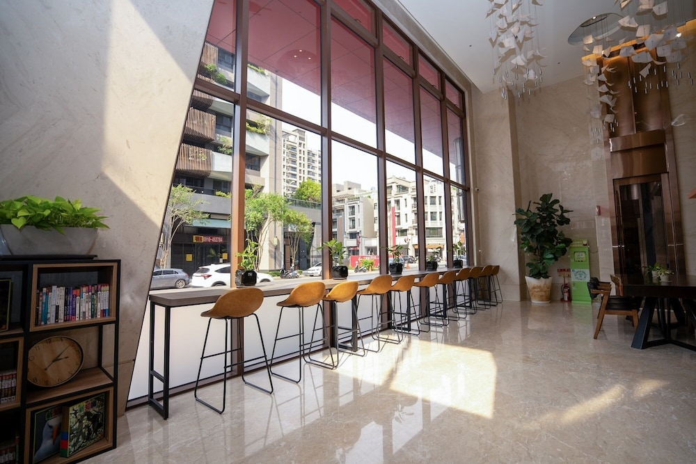 He Ti Hotel 33/50