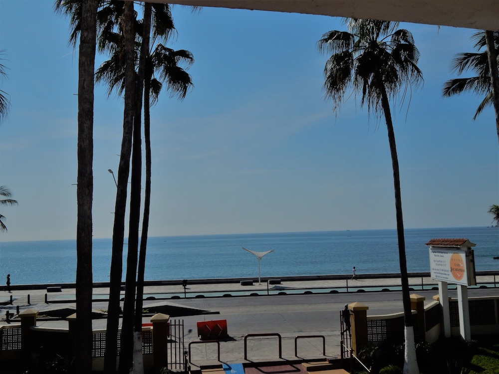 Hotel Las Jacarandas photo2